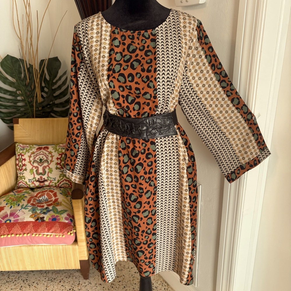 JODIFL Print shift Dress! 3/4 cuff Sleeve! Animal and mix print! Excellent. Lg